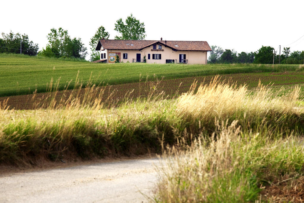 Cascina Papa Mora Villa Cellarengo Ngoại thất bức ảnh